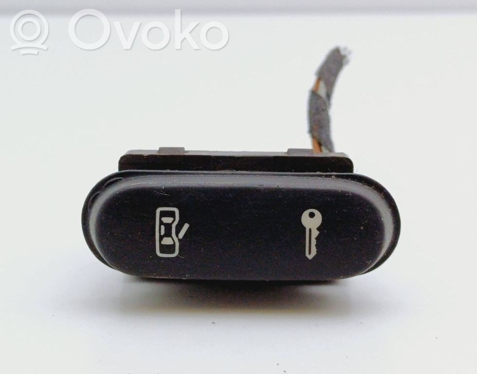 Central locking switch button   5P0962125