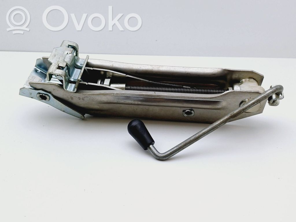 Tunkki   8L0011031A