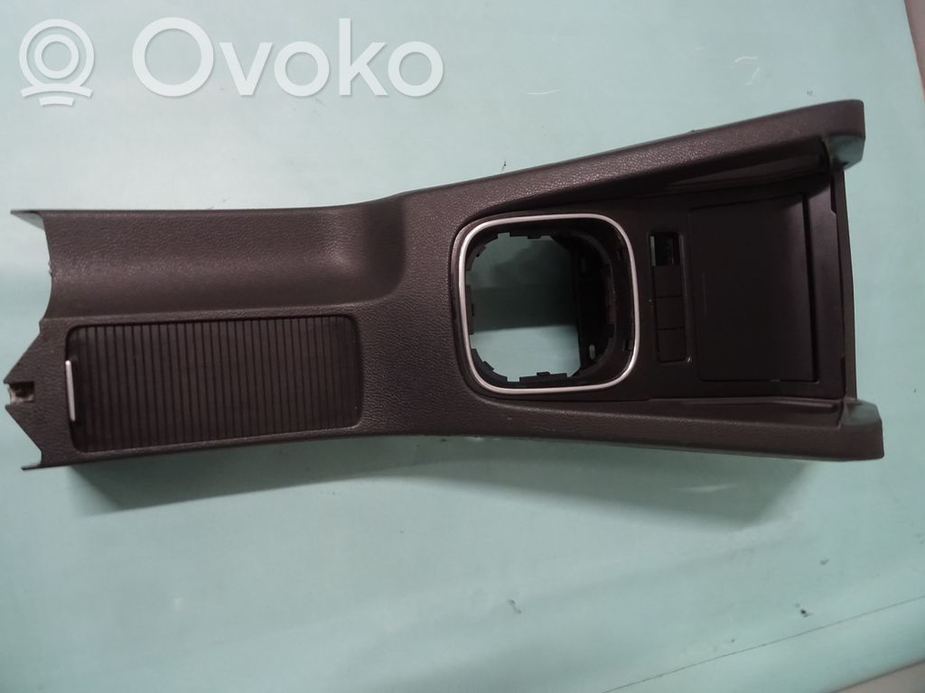 Centrālā konsole   1K0863243A