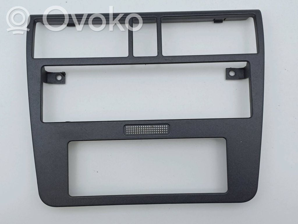 Audi A4 S4 B5 8D Konsola środkowa / Radio / GPS 