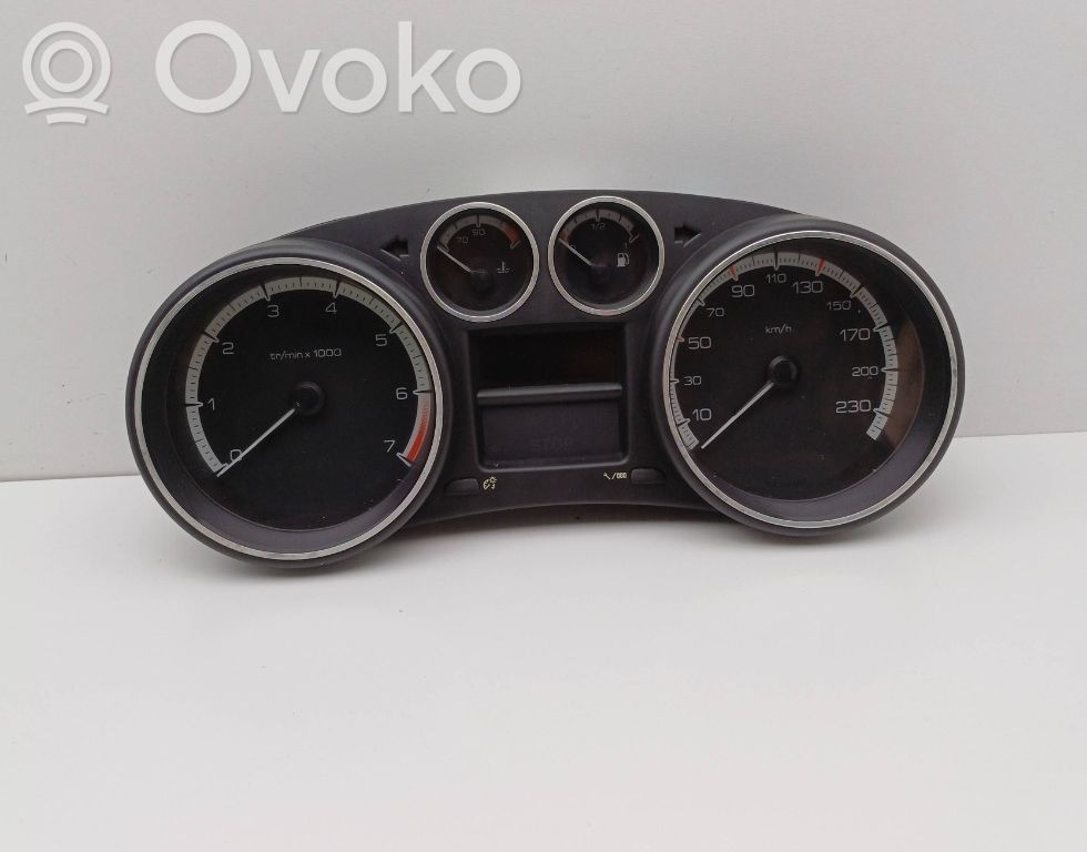 Peugeot 308 Geschwindigkeitsmesser Cockpit 