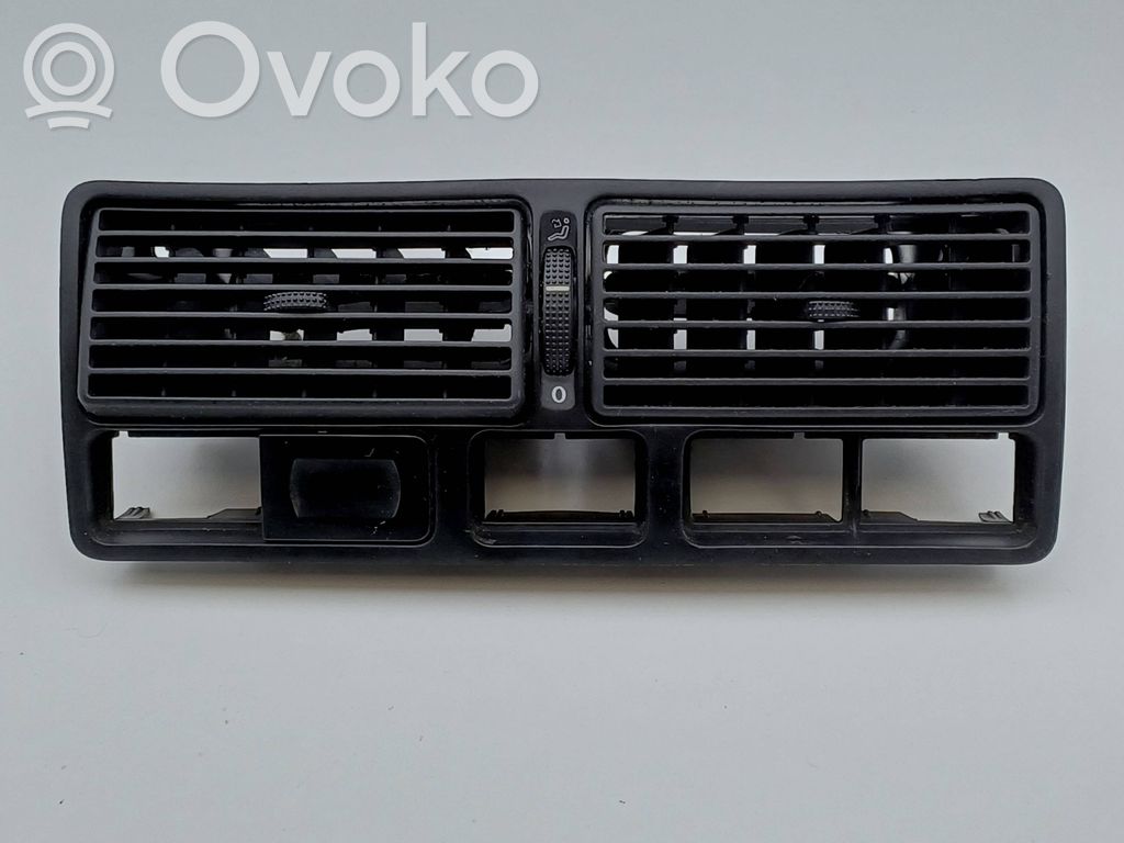 Volkswagen Golf IV Centrālais gaisa ventilācijas režģis 