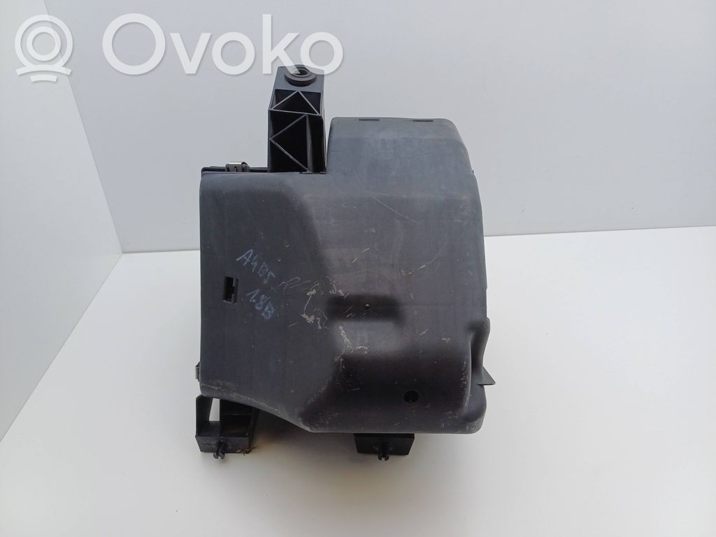 Audi A4 S4 B5 8D Gaisa filtra kaste