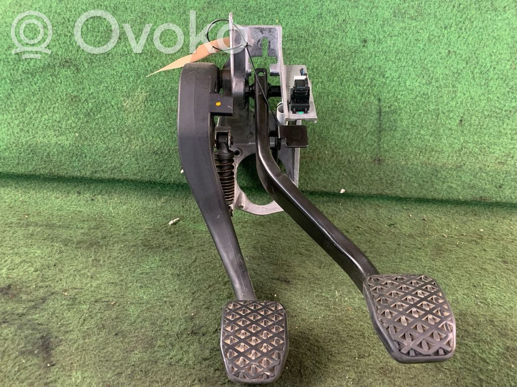 BMW 3 E90 E91 Pedal assembly 