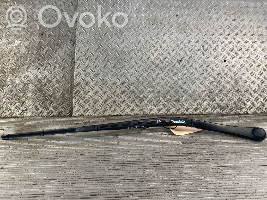 BMW 5 E60 E61 Front wiper blade arm 