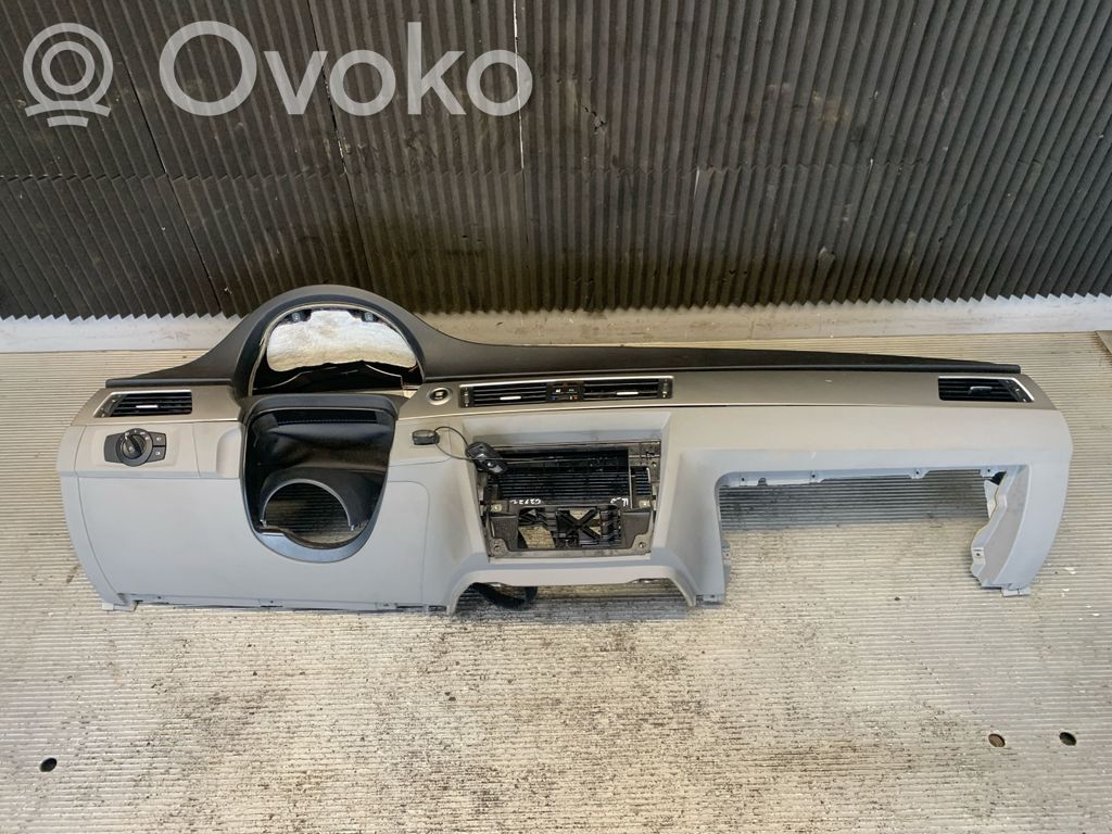 BMW 3 E90 E91 Панель 