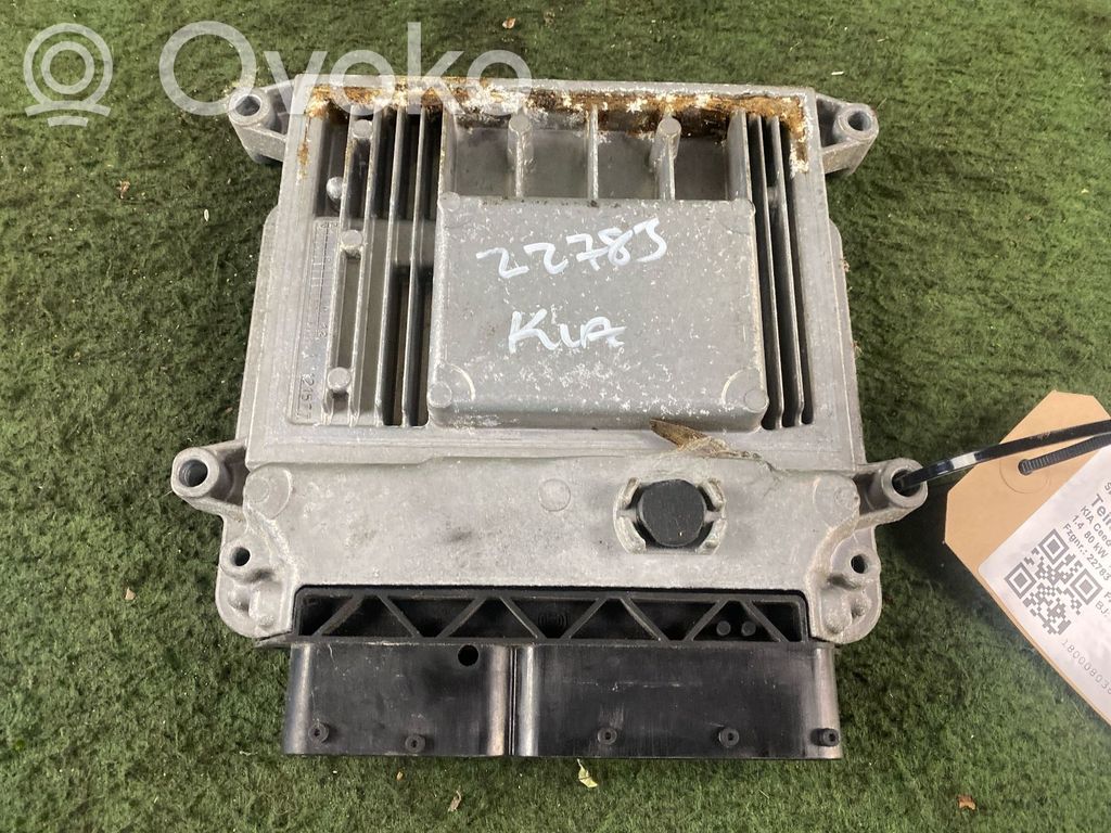 KIA Ceed Variklio valdymo blokas 