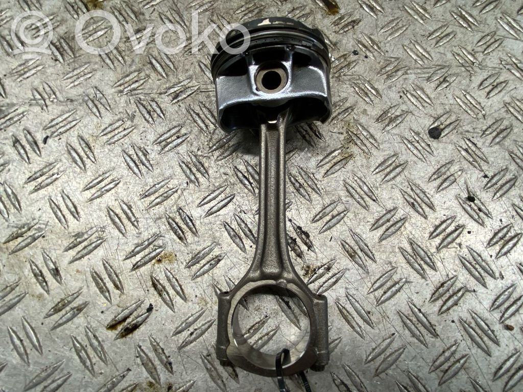 Peugeot 2008 I Piston 