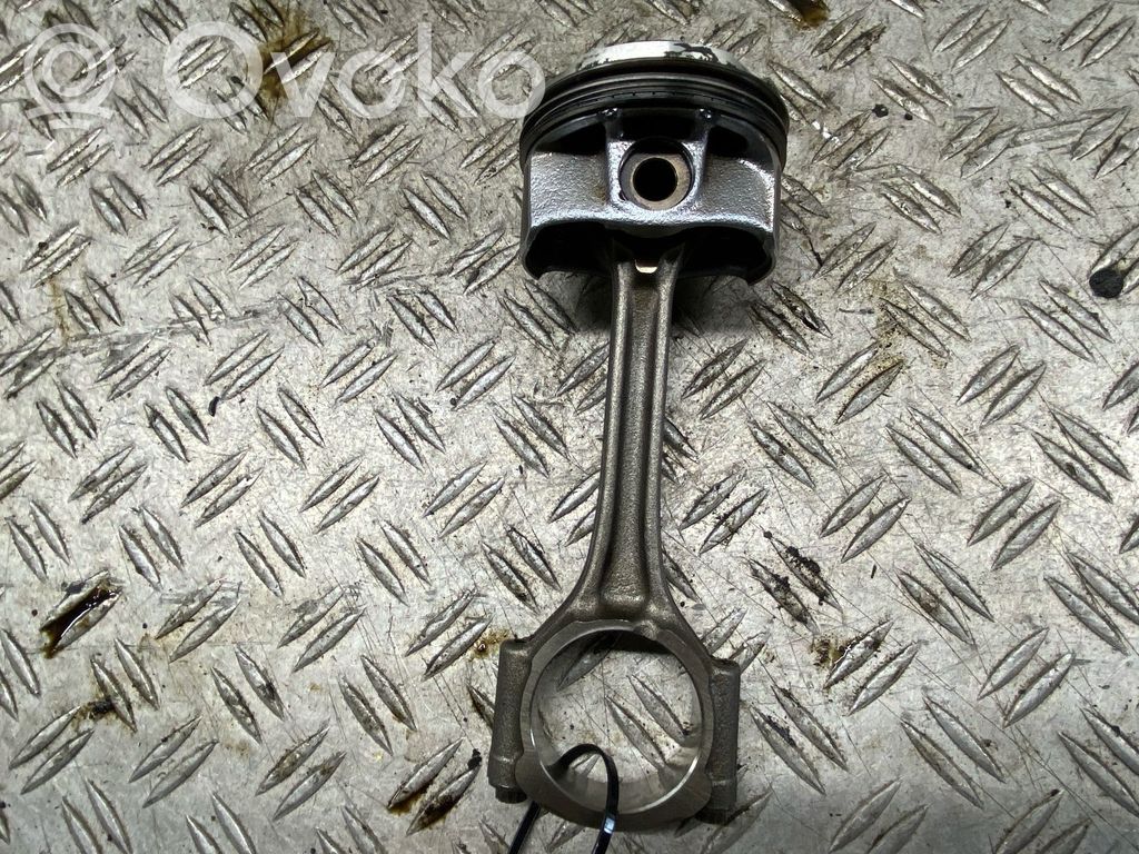 Peugeot 2008 I Piston 