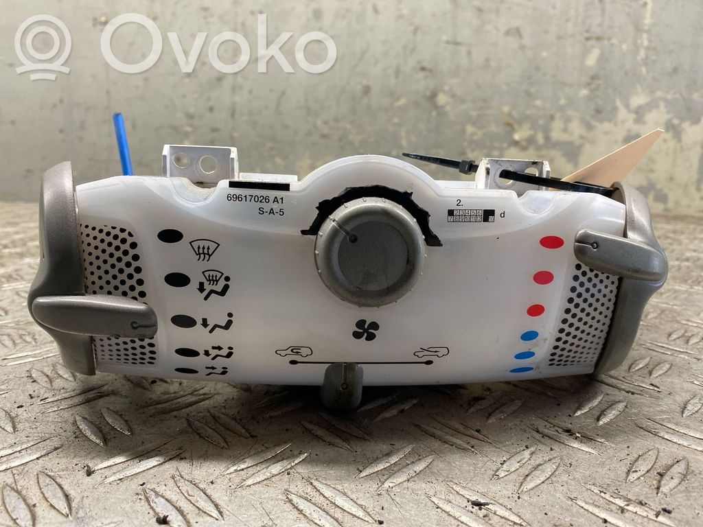Toyota Aygo AB10 Climate control unit 