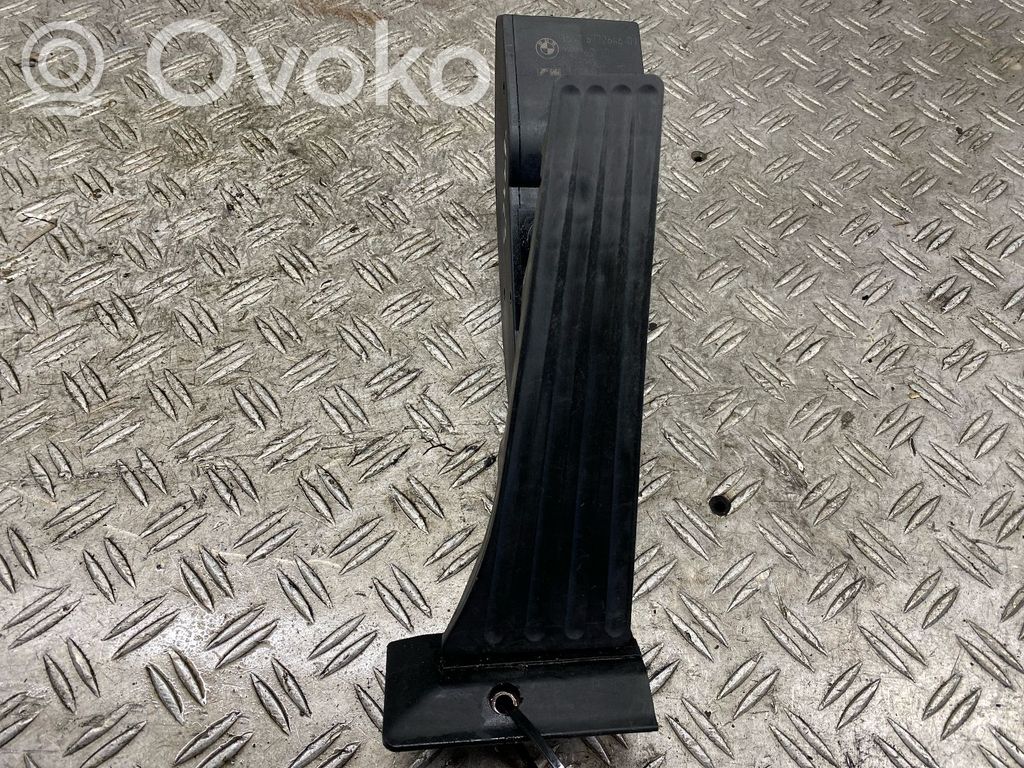 Accelerator throttle pedal   6772646