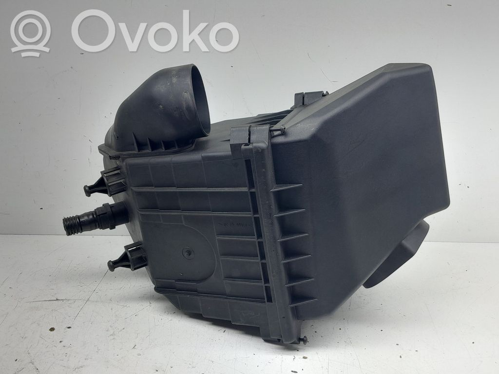 Volkswagen Phaeton Air filter box 