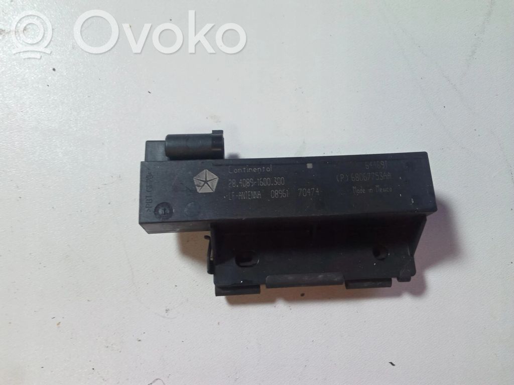 Module unité de contrôle d'antenne   68067753AA