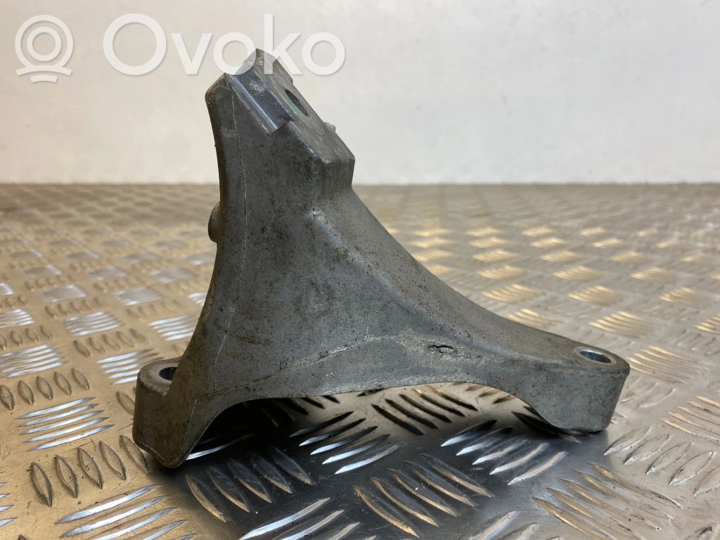 Audi A6 Allroad C6 Engine mounting bracket 