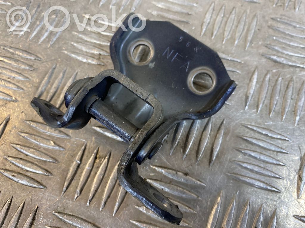 Front door upper hinge   NFA,56X