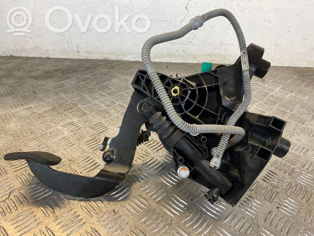 Opel Vivaro Pedał sprzęgła 