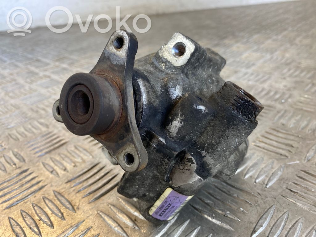 Opel Vivaro Pompa wspomagania 