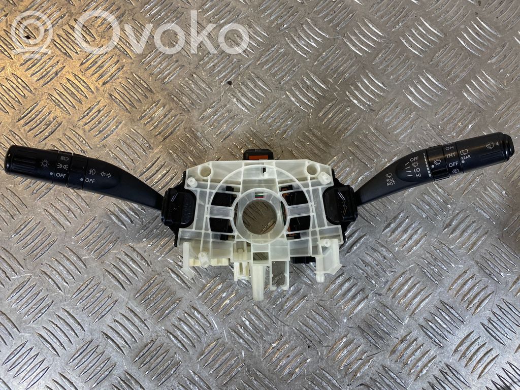 Subaru B9 Tribeca Interruptor/palanca de limpiador de luz de giro 