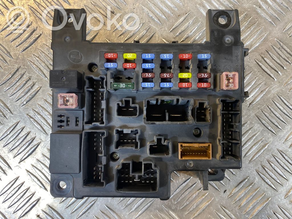 Mitsubishi Outlander Modul siguranțe 