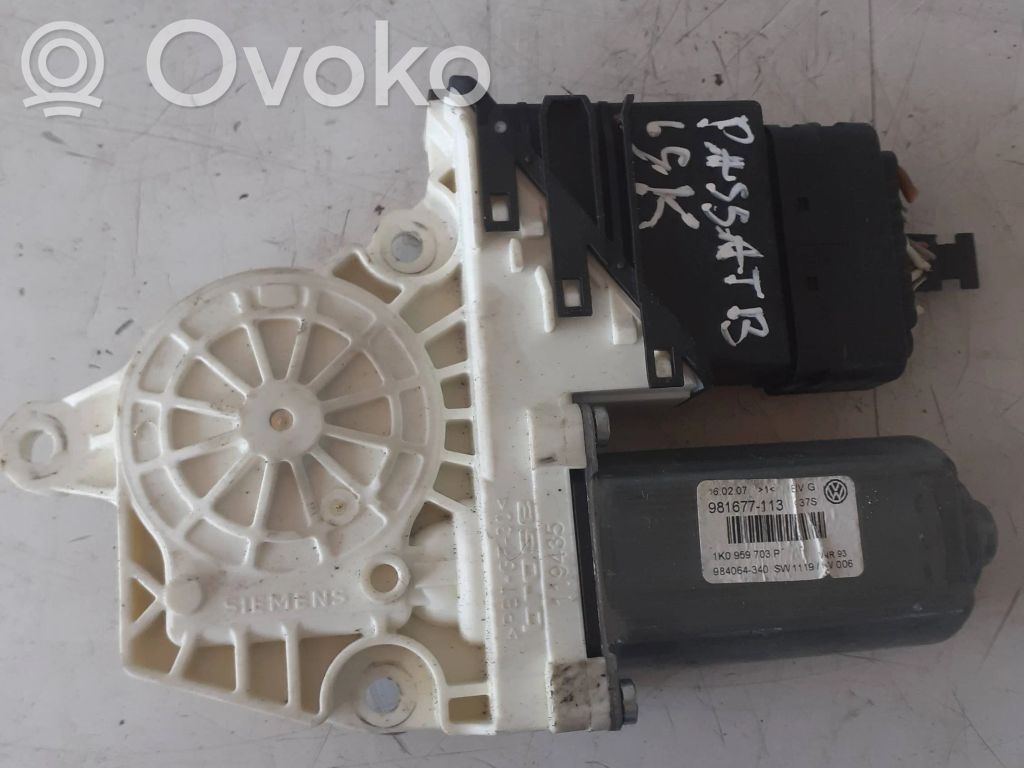 Volkswagen PASSAT B6 Rear door window regulator motor 