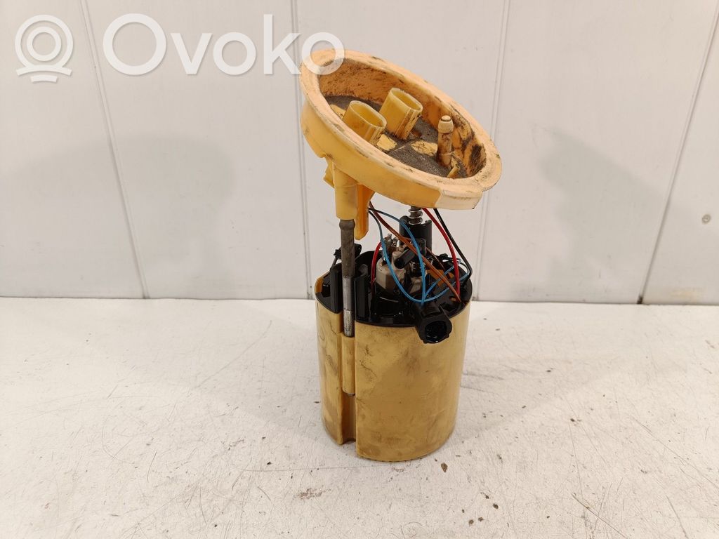 Bomba interna de combustible   6763886