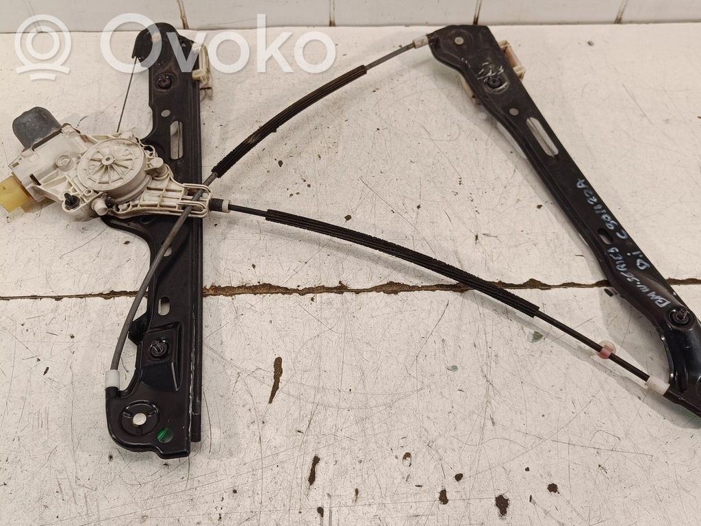 Front door manual window regulator
