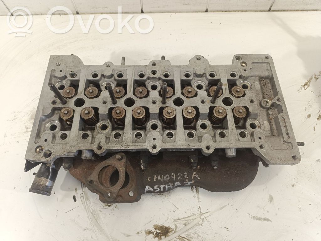 Opel Astra H Engine head 