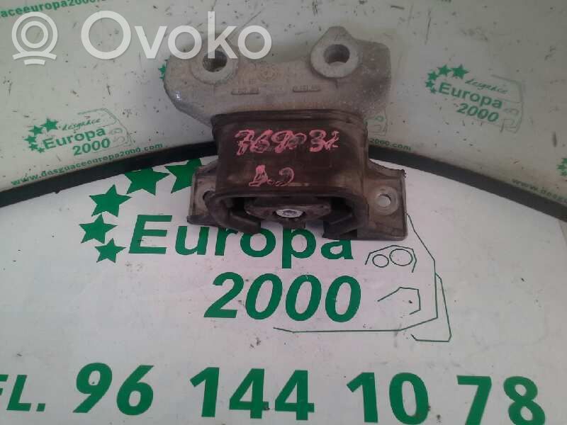Engine mount bracket   9227881FP