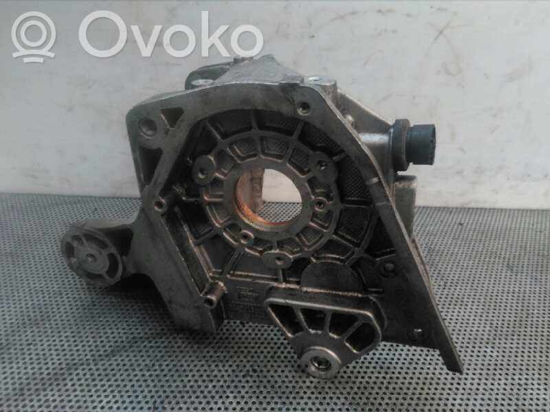 Opel Zafira B Engine mount bracket 