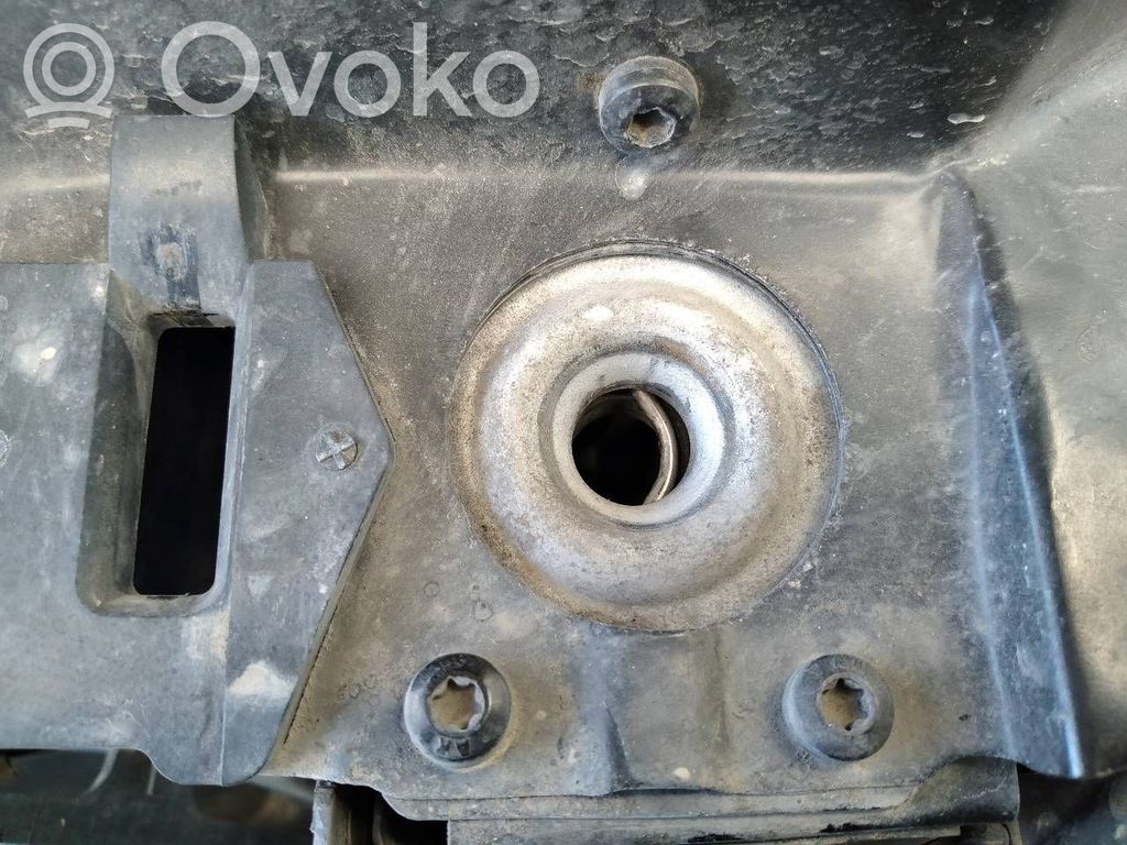 Tie down hook / loop