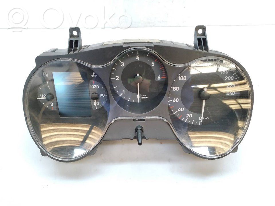 Seat Leon (1P) Geschwindigkeitsmesser Cockpit 