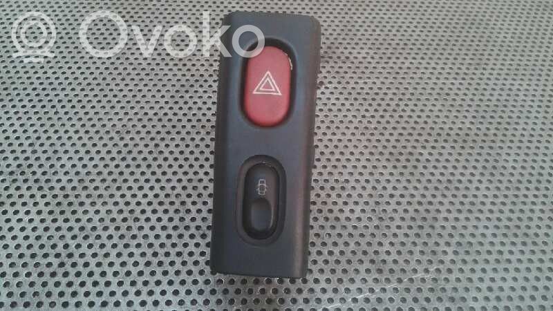Botón interruptor de luz de peligro