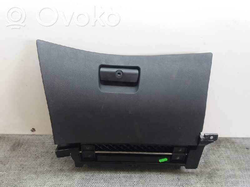Glove box