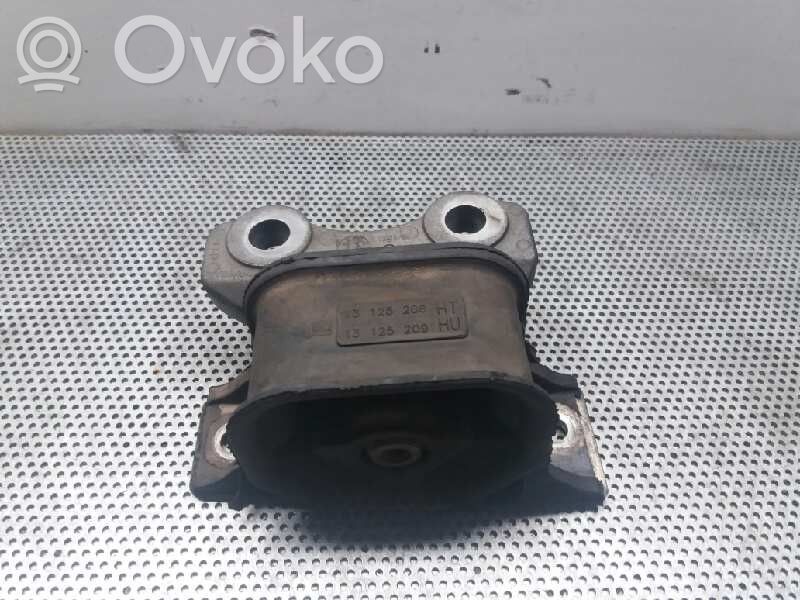 Engine mount bracket   13125208HT