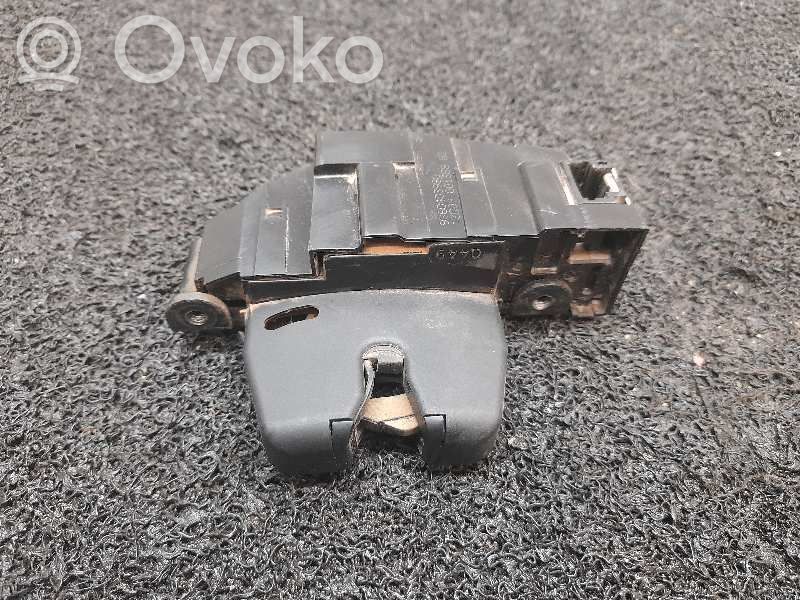 Tailgate lock latch