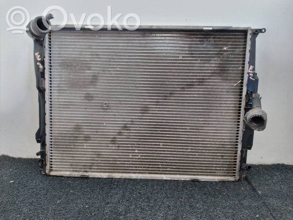 BMW 1 E81 E87 Aušinimo skysčio radiatorius 