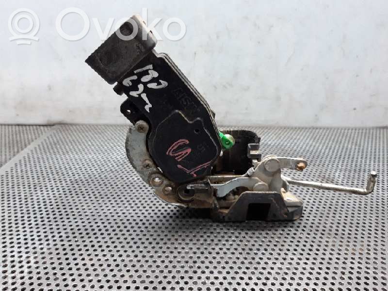 Cerradura de puerta trasera