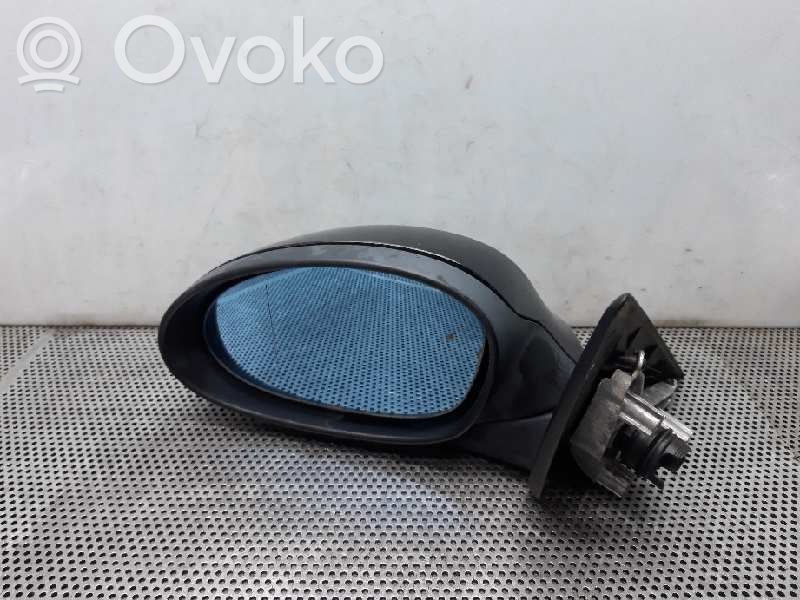 Front door electric wing mirror