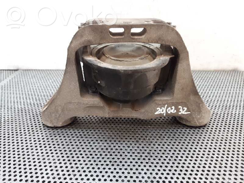 Ford Focus Engine mount bracket 