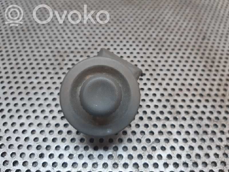 Wing mirror switch   7700432971C