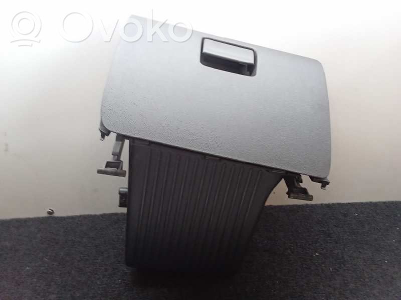 Glove box