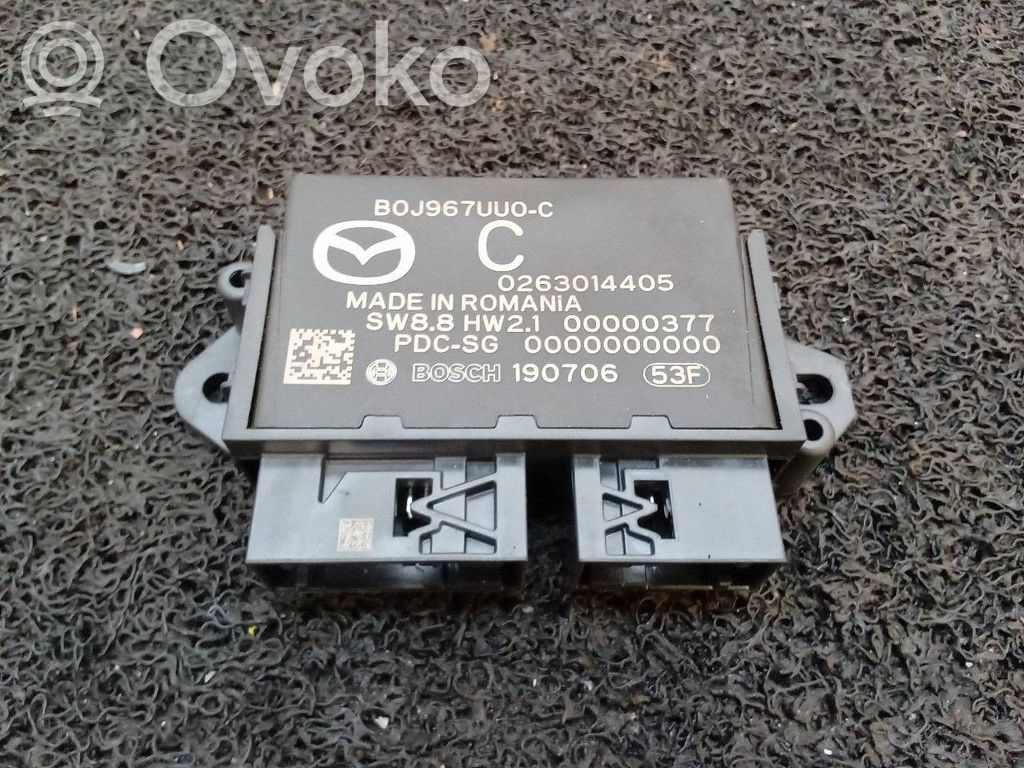 Mazda CX-30 Oven keskuslukituksen ohjausyksikön moduuli 
