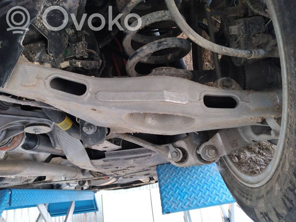 Brazo de suspensión trasero