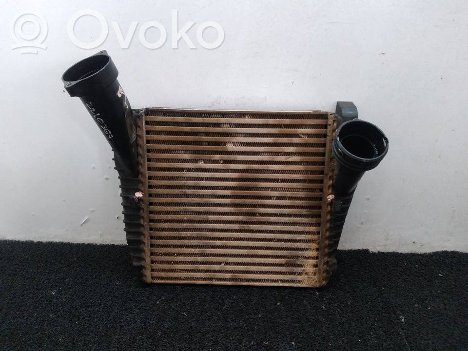 Volkswagen Touareg I Radiatore intercooler 