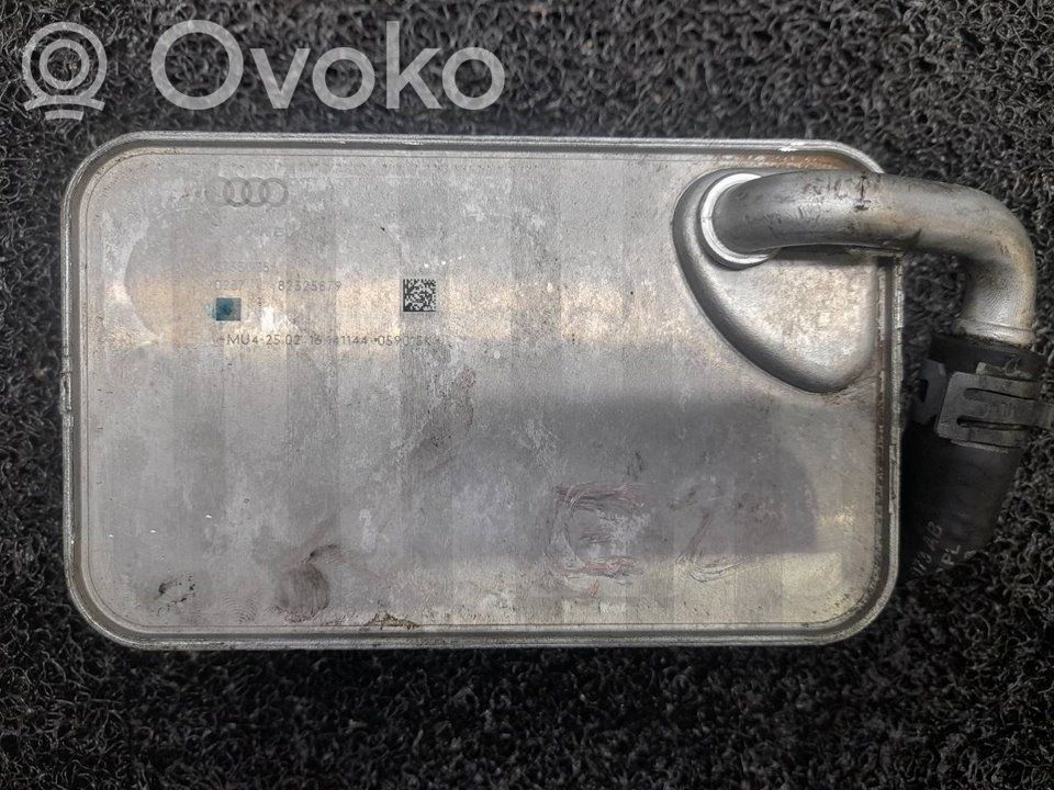 Audi A6 C7 Radiator ulei motor 