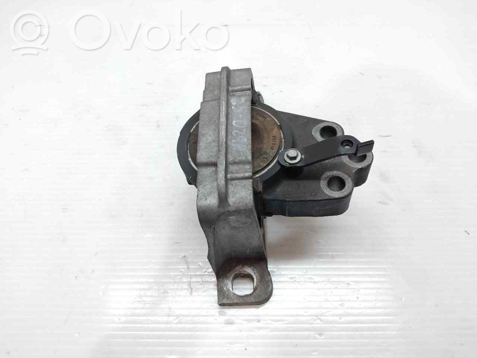 Engine mount bracket   CV616F012EC