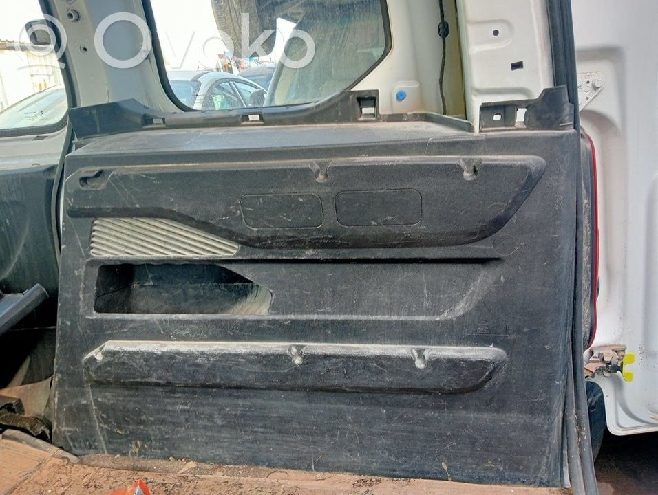 Moldura del tarjetero de la puerta trasera