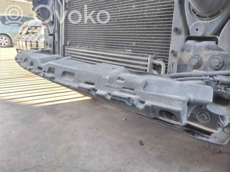 Soporte del parachoques delantero