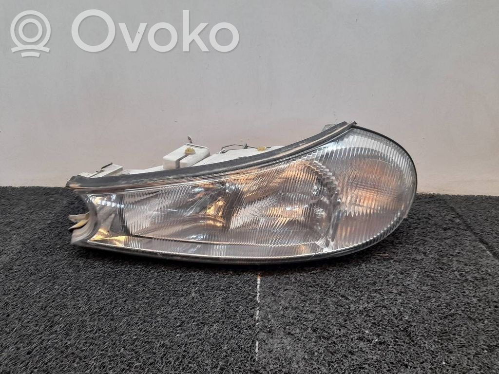 Ford Mondeo MK II Faro/fanale 