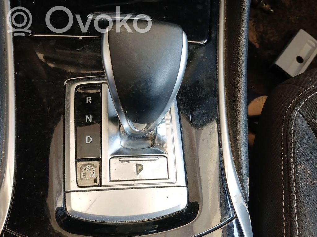 Infiniti QX30 Bloc semnalizator și ștergător parbriz 